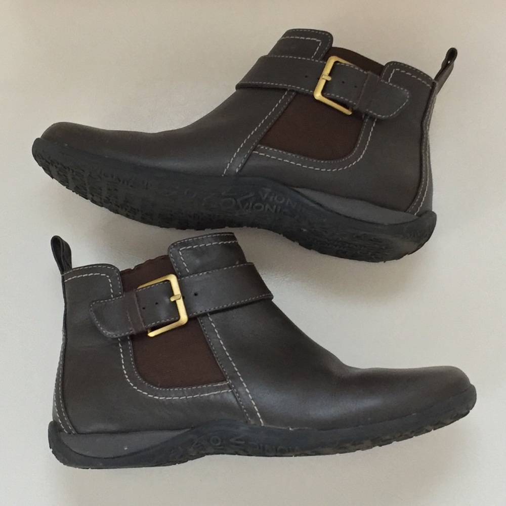 VIONIC Adrie Brown Leather Ankle Boots Side Zip 6